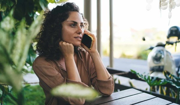 What Are the Best Practices for UK Independent Consultants to Build a Strong Online Presence?